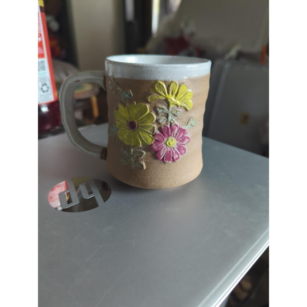Vintage Mod 70s Flower Pottery Coffee Mug 3D Daisy Flowers MCM
